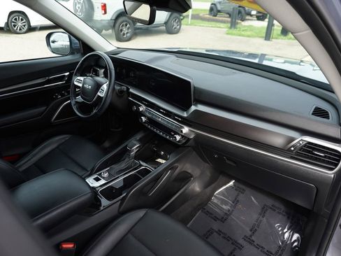 Used 2023 Kia Telluride LX FWD image 30