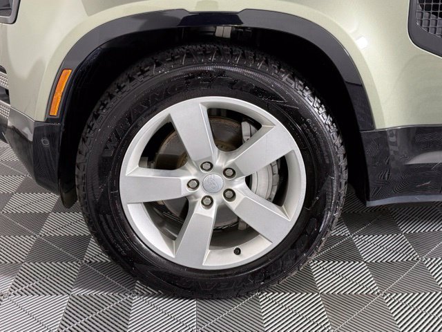 Certified 2025 Land Rover Defender 110 X-Dynamic SE AWD/4WD image 11
