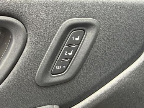 Used 2025 Honda Pilot Touring image 19