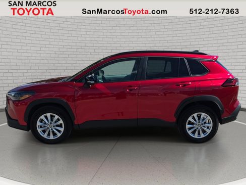 Used 2026 Toyota Corolla Cross LE FWD image 9