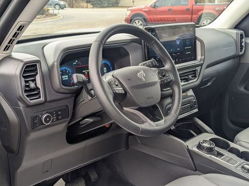 Used 2025 Ford Bronco Sport Badlands image 9