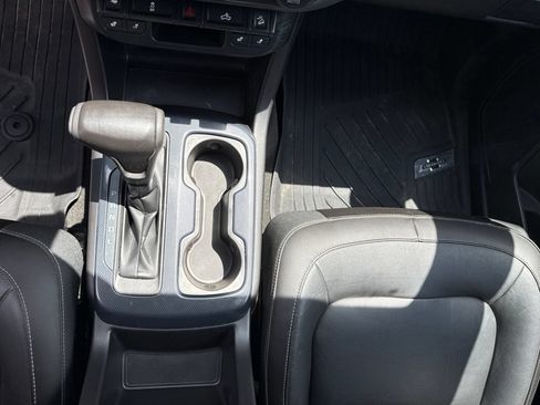 Used 2018 Chevrolet Colorado Z71 w/ Centennial Edition AWD/4WD image 19