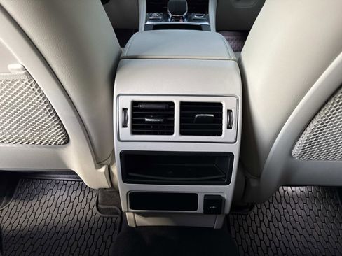 Used 2023 Jaguar F-PACE R-Dynamic S image 17