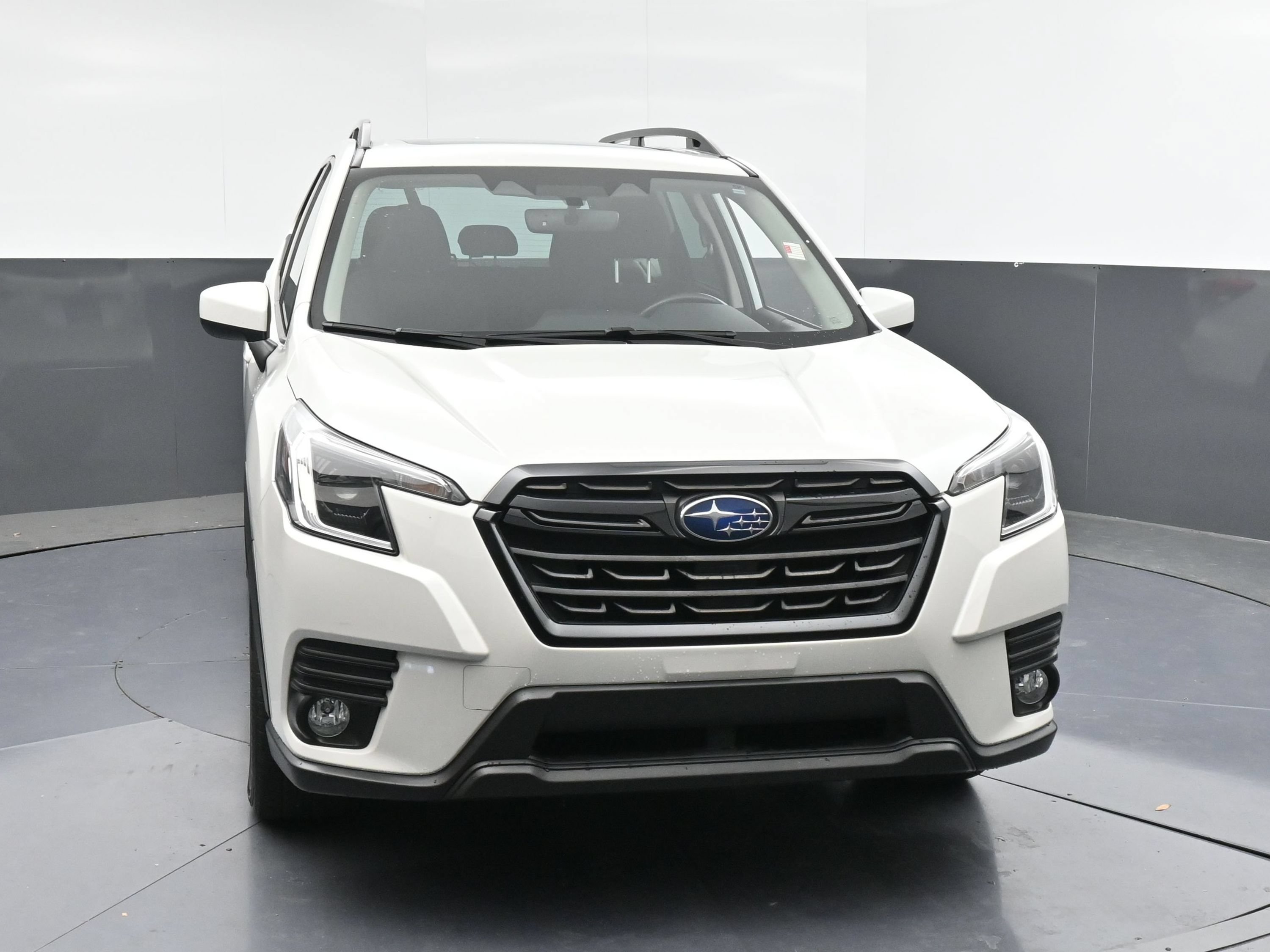 Used 2023 Subaru Forester Premium AWD/4WD image 2