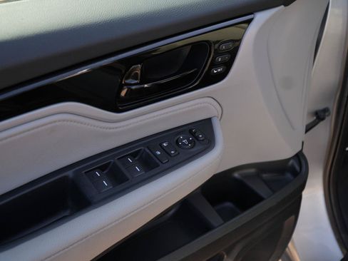 Used 2023 Honda Odyssey Touring image 5