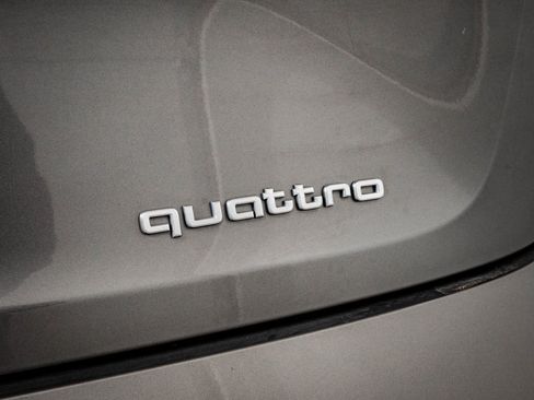 Used 2021 Audi e-tron Premium Plus w/ Premium Plus Package image 19