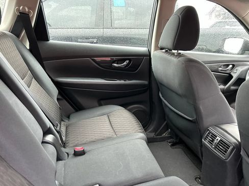 Used 2018 Nissan Rogue S AWD/4WD image 11