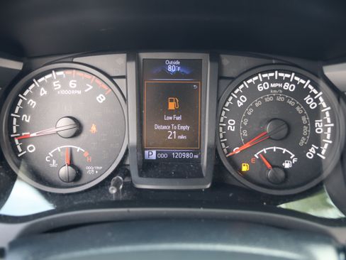 Used 2019 Toyota Tacoma SR w/ SR Convenience Package RWD image 20