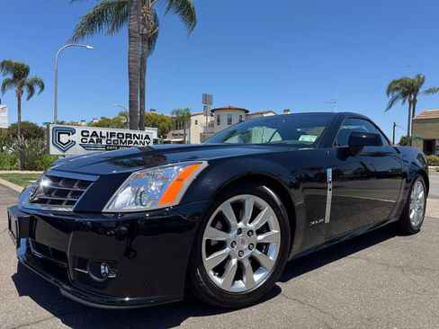 Used 2009 Cadillac XLR RWD image 2