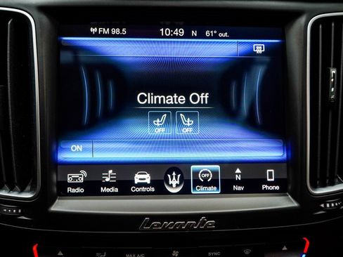 Used 2018 Maserati Levante image 21