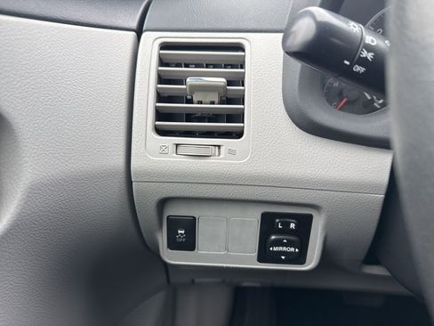 Used 2013 Toyota Corolla LE image 24