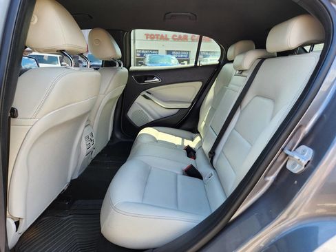 Used 2018 Mercedes-Benz GLA 250 4MATIC w/ Convenience Package image 12