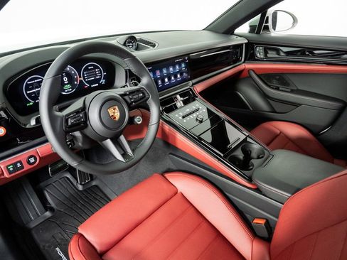 New 2026 Porsche Panamera 4 E-Hybrid image 4