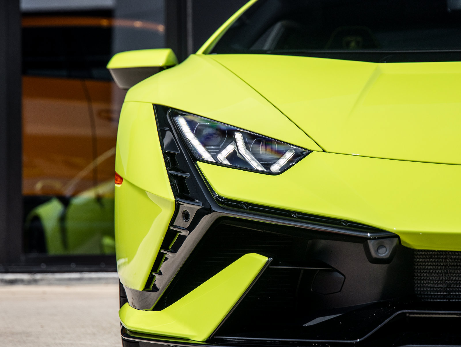 Used 2024 Lamborghini Huracan Tecnica RWD image 19