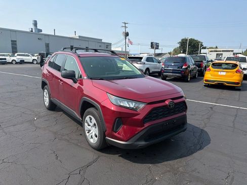 Used 2019 Toyota RAV4 LE w/ Carpet Mat Package AWD/4WD image 4