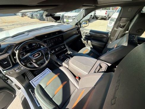 Used 2024 GMC Sierra 1500 AT4 w/ Technology Package image 21