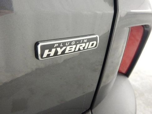 Used 2025 Ford Escape SE image 7