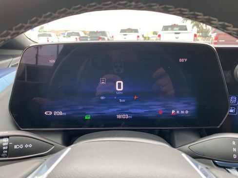 Used 2025 Chevrolet Equinox EV LT w/ Convenience Package image 32