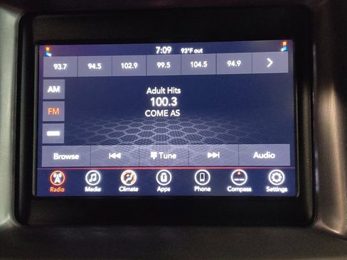 Used 2019 Dodge Charger SXT w/ Plus Group RWD image 25