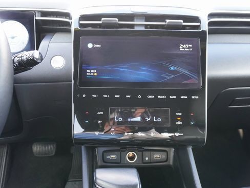 Used 2022 Hyundai Santa Cruz Limited image 13