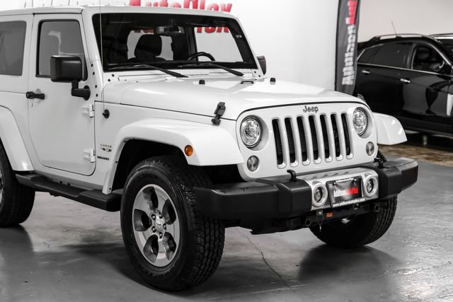 Used 2018 Jeep Wrangler Sahara w/ Connectivity Group AWD/4WD image 6