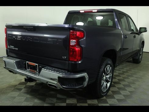 Used 2022 Chevrolet Silverado 1500 LT w/ Z71 Off-Road Package AWD/4WD image 18