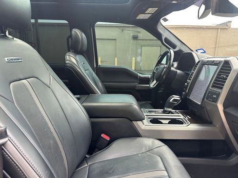 Used 2017 Ford F150 Platinum w/ Equipment Group 701A Luxury AWD/4WD image 10