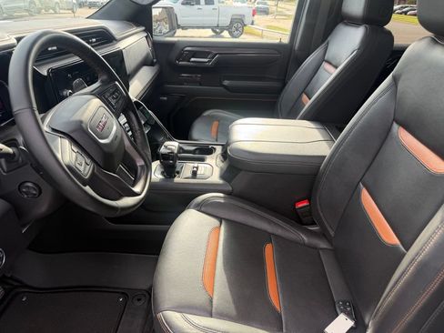 Used 2024 GMC Sierra 1500 AT4 w/ Technology Package AWD/4WD image 32