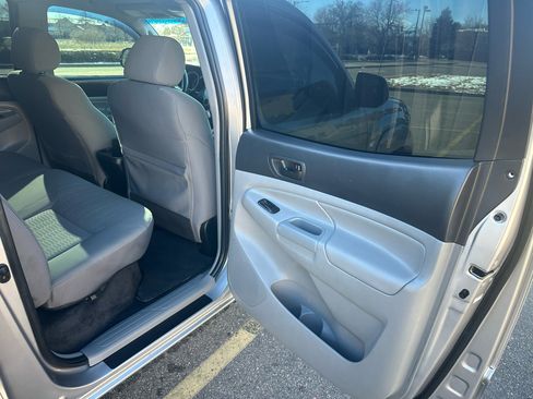 Used 2015 Toyota Tacoma 4x4 Double Cab w/ TRD Off-Road Package image 20