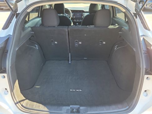 Used 2023 Nissan Kicks SV image 14