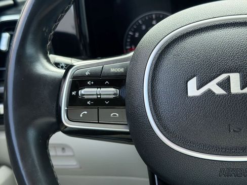 Used 2022 Kia Sorento S w/ Panoramic Sunroof Package AWD/4WD image 25