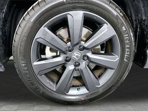 Used 2024 Honda Pilot Sport image 32