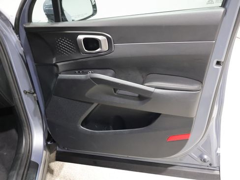 Used 2023 Kia Sorento LX FWD image 23