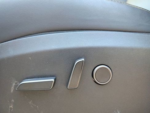 Used 2024 Tesla Model Y Long Range AWD/4WD image 16