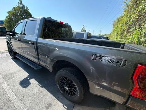 Used 2022 Ford F250 XLT w/ Black Appearance Package AWD/4WD image 6