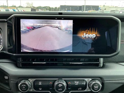 Certified 2025 Jeep Wrangler Unlimited Rubicon image 12