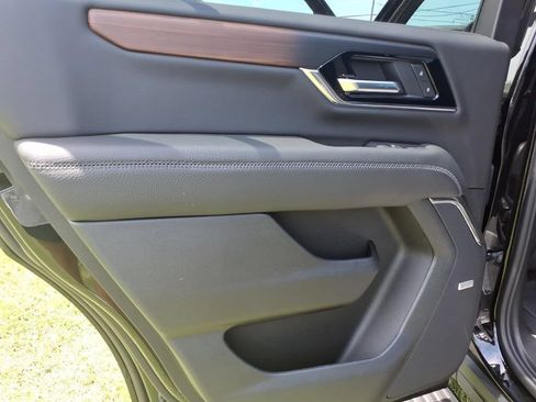New 2026 GMC Yukon Denali w/ Denali Reserve Package AWD/4WD image 18