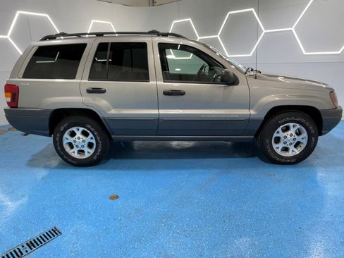 Used 2001 Jeep Grand Cherokee Laredo image 2