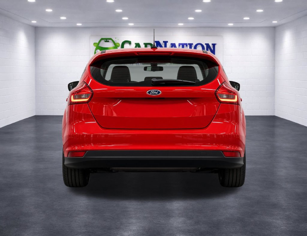 Used 2016 Ford Focus SE w/ SE Power Seat Package FWD image 4