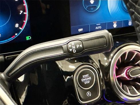 Certified 2023 Mercedes-Benz GLA 250 4MATIC image 16