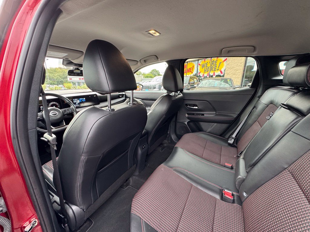 Used 2025 Nissan Kicks SR AWD/4WD image 11