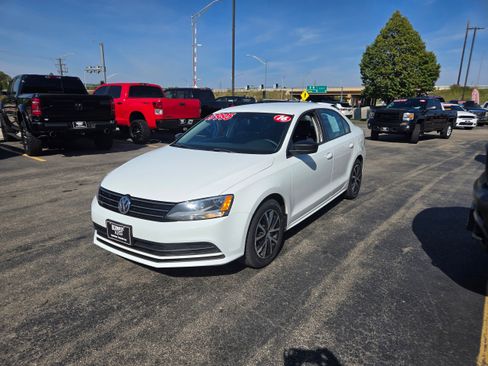 Used 2016 Volkswagen Jetta SE image 3