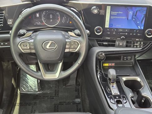 Used 2024 Lexus NX 250 FWD image 10