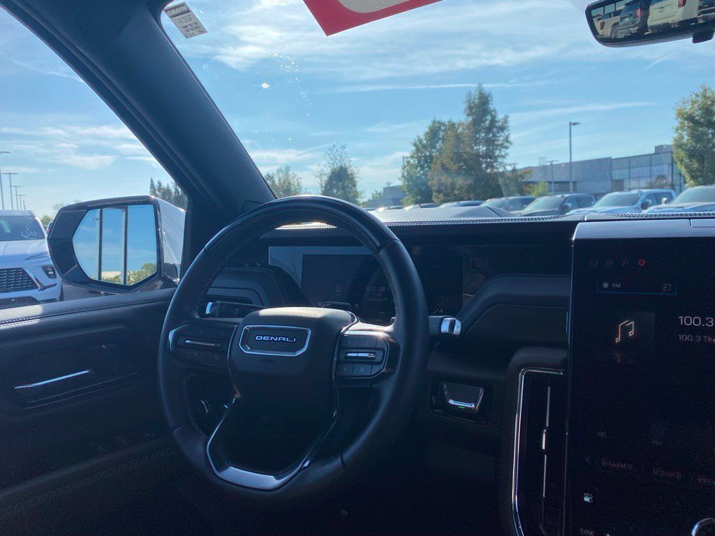 Used 2026 GMC Yukon Denali Ultimate AWD/4WD image 36