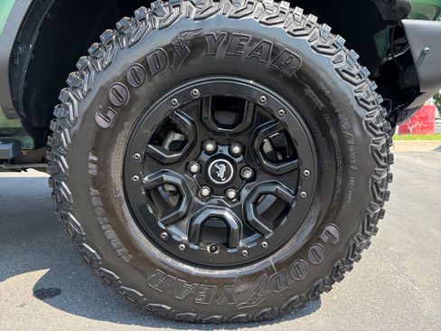 Used 2023 Ford Bronco Wildtrak AWD/4WD image 32
