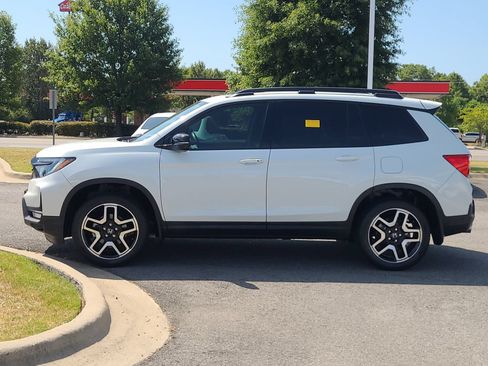 Used 2023 Honda Passport Elite image 6