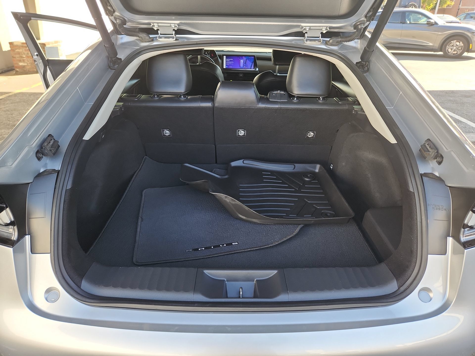 Used 2023 Toyota Prius Prime Premium FWD image 20