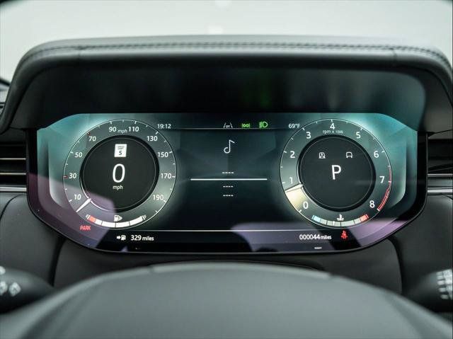 New 2026 Land Rover Range Rover SV AWD/4WD image 26