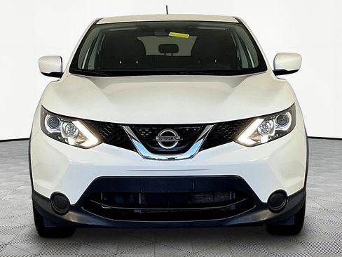 Used 2018 Nissan Rogue Sport S FWD image 2