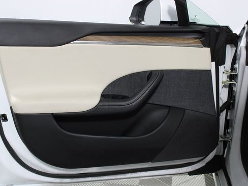 Used 2021 Tesla Model S Plaid image 6